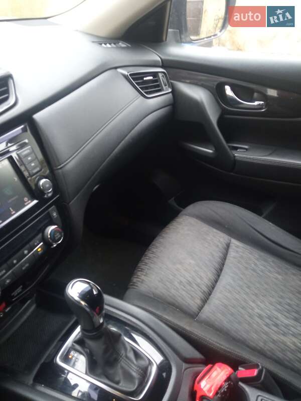 Позашляховик / Кросовер Nissan Rogue 2018 в Львові