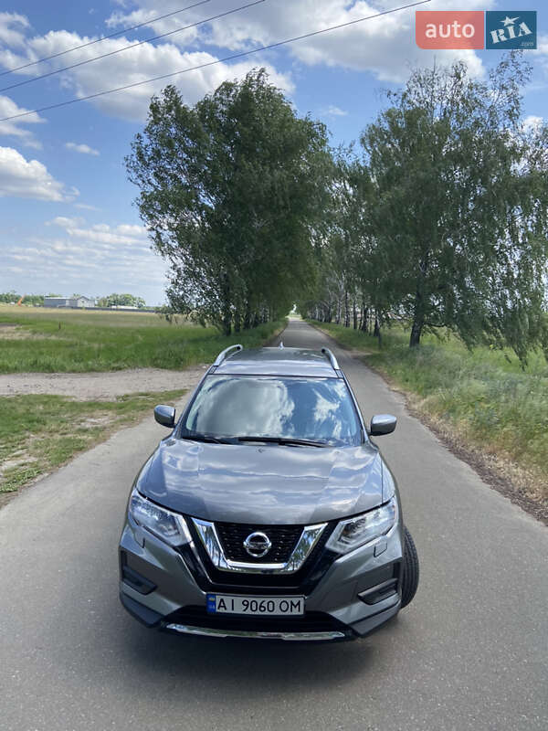 Позашляховик / Кросовер Nissan Rogue 2017 в Переяславі