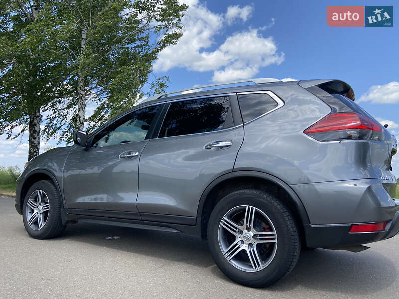 Позашляховик / Кросовер Nissan Rogue 2017 в Переяславі
