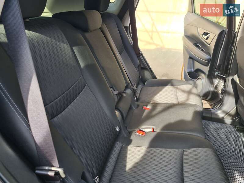 Позашляховик / Кросовер Nissan Rogue 2018 в Одесі