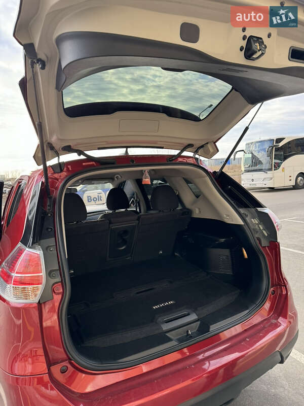 Внедорожник / Кроссовер Nissan Rogue 2015 в Софиевской Борщаговке