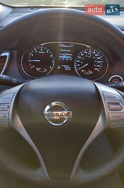 Внедорожник / Кроссовер Nissan Rogue 2014 в Житомире