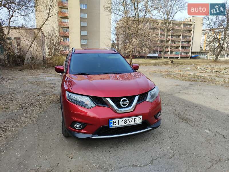Внедорожник / Кроссовер Nissan Rogue 2016 в 