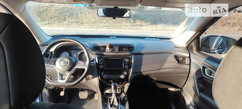 Внедорожник / Кроссовер Nissan Rogue 2017 в Полтаве