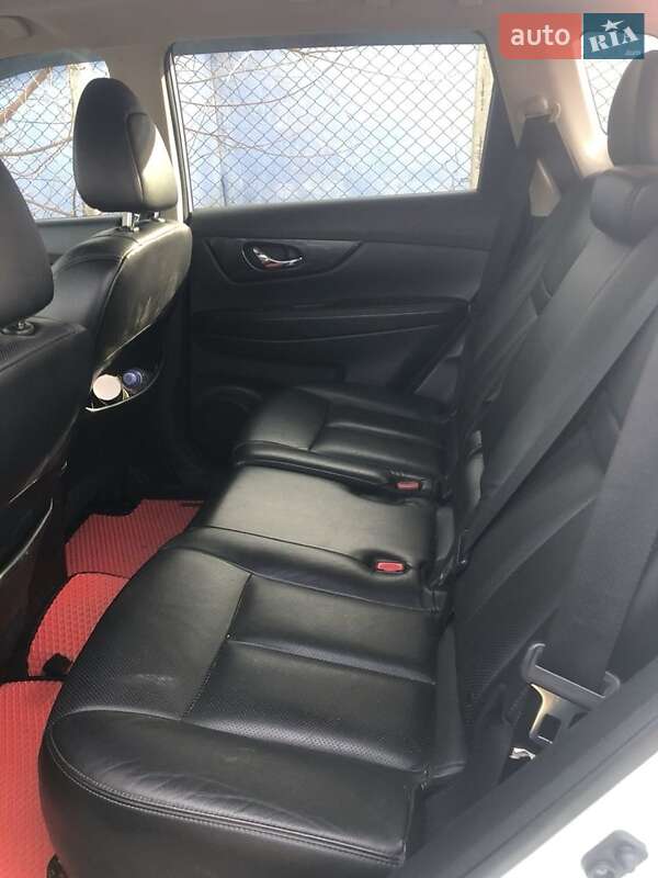 Позашляховик / Кросовер Nissan Rogue 2015 в Миколаєві