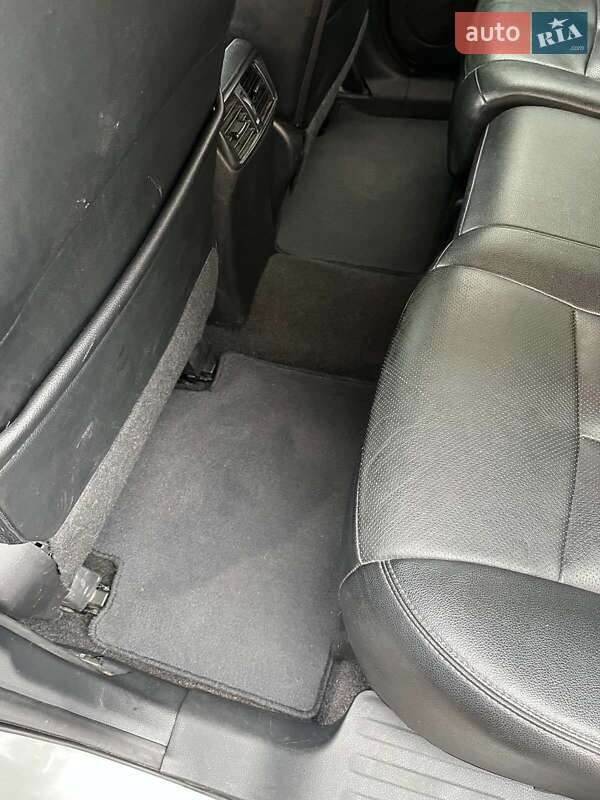 Внедорожник / Кроссовер Nissan Rogue 2016 в Черновцах