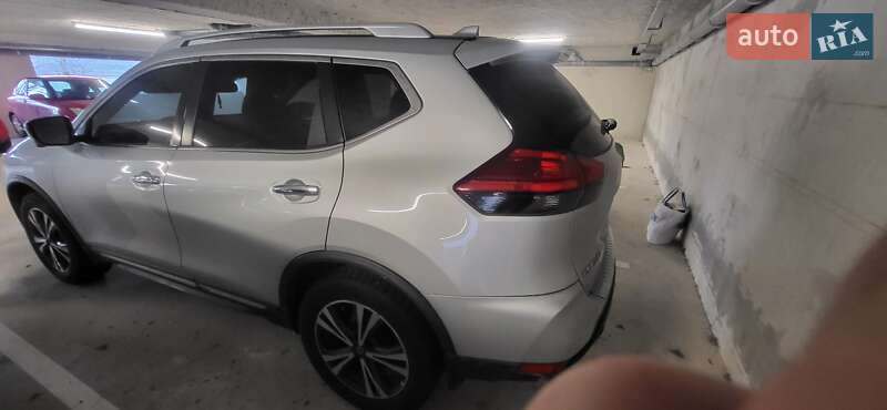 Внедорожник / Кроссовер Nissan Rogue 2016 в Черновцах