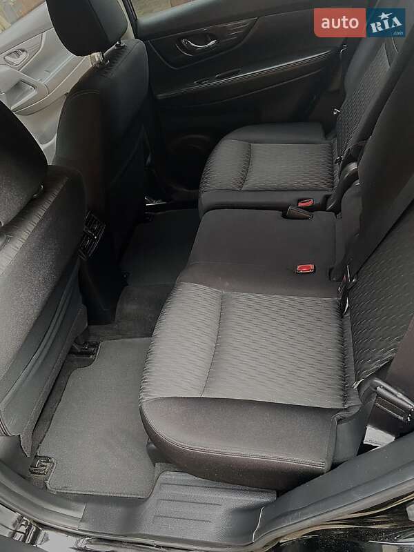 Позашляховик / Кросовер Nissan Rogue 2018 в Львові