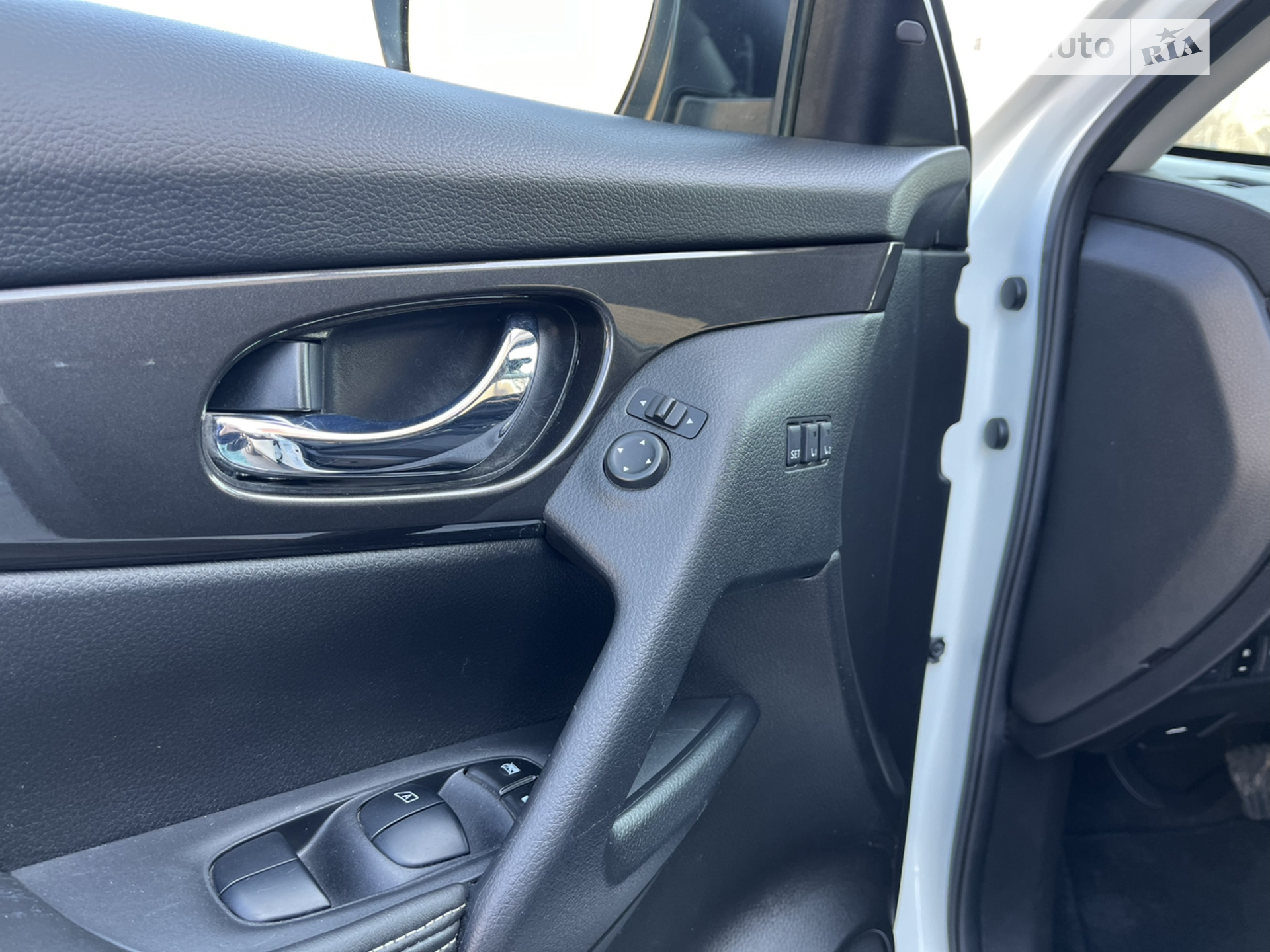 2019 Nissan Rogue - мініатюра 12