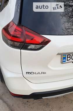 Внедорожник / Кроссовер Nissan Rogue 2017 в Борщеве