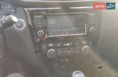 Внедорожник / Кроссовер Nissan Rogue 2018 в 