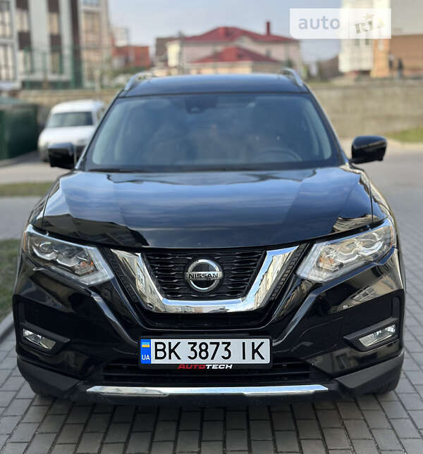 Внедорожник / Кроссовер Nissan Rogue 2018 в Ровно