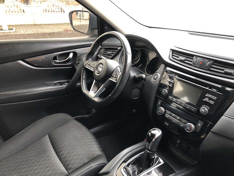 Позашляховик / Кросовер Nissan Rogue 2017 в Білій Церкві