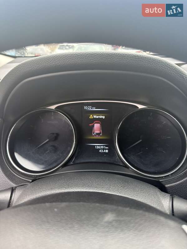 Позашляховик / Кросовер Nissan Rogue 2016 в Львові