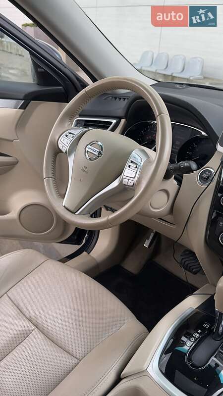 Позашляховик / Кросовер Nissan Rogue 2014 в Харкові