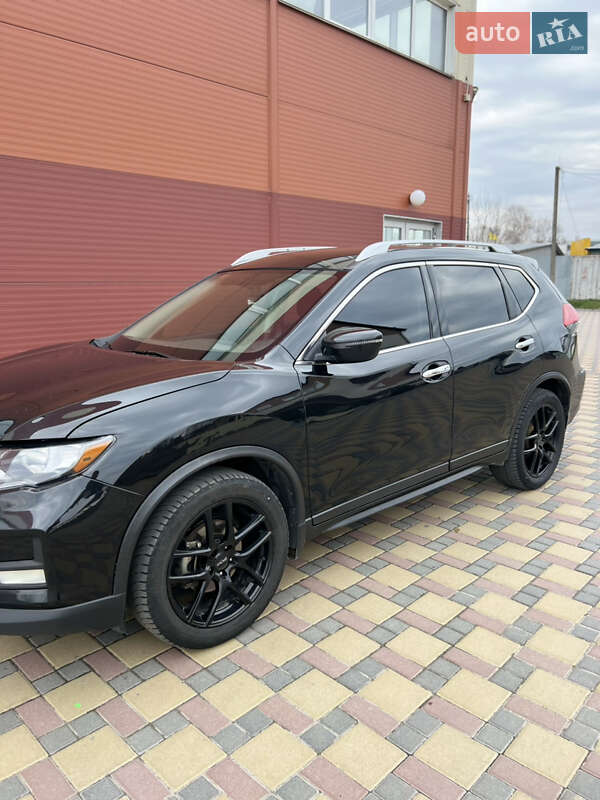 Позашляховик / Кросовер Nissan Rogue 2017 в Гайсину