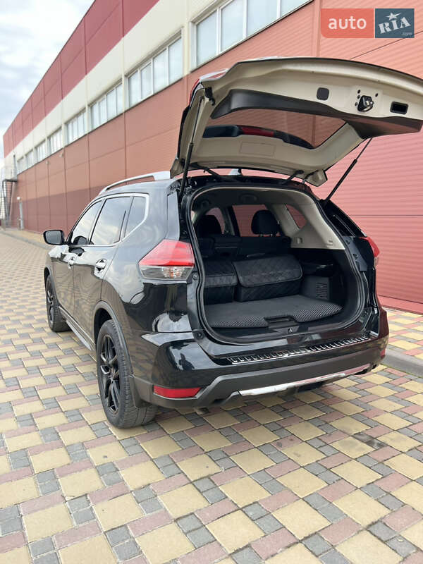 Позашляховик / Кросовер Nissan Rogue 2017 в Гайсину