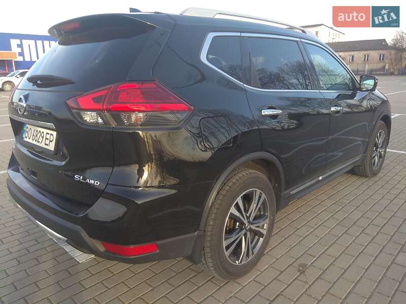 Внедорожник / Кроссовер Nissan Rogue 2017 в Виннице