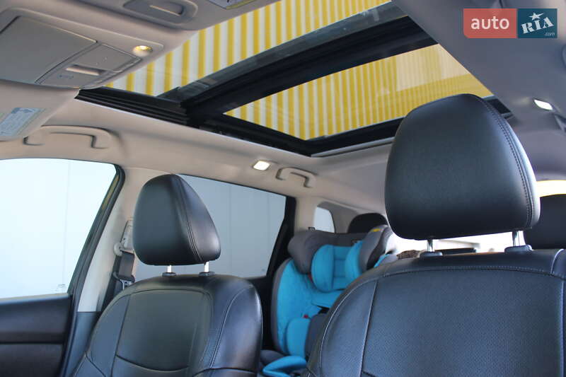 Позашляховик / Кросовер Nissan Rogue 2017 в Києві