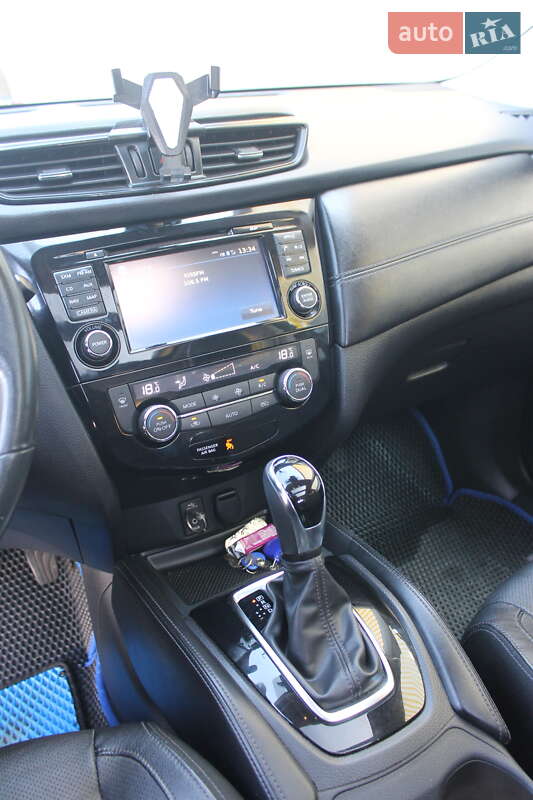 Позашляховик / Кросовер Nissan Rogue 2017 в Києві