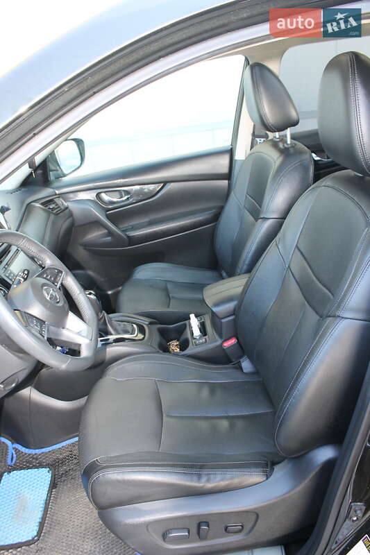 Позашляховик / Кросовер Nissan Rogue 2017 в Києві