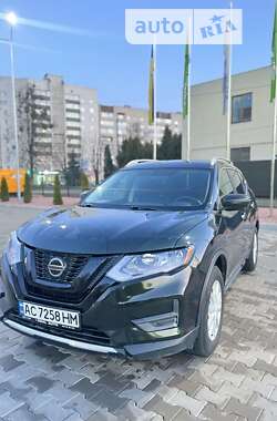 Внедорожник / Кроссовер Nissan Rogue 2018 в Луцке