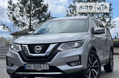 Внедорожник / Кроссовер Nissan Rogue 2019 в Ровно