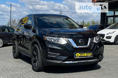 Внедорожник / Кроссовер Nissan Rogue 2017 в Черновцах