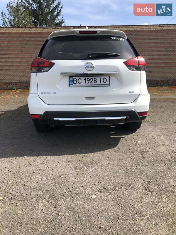 Позашляховик / Кросовер Nissan Rogue 2017 в Сокалі