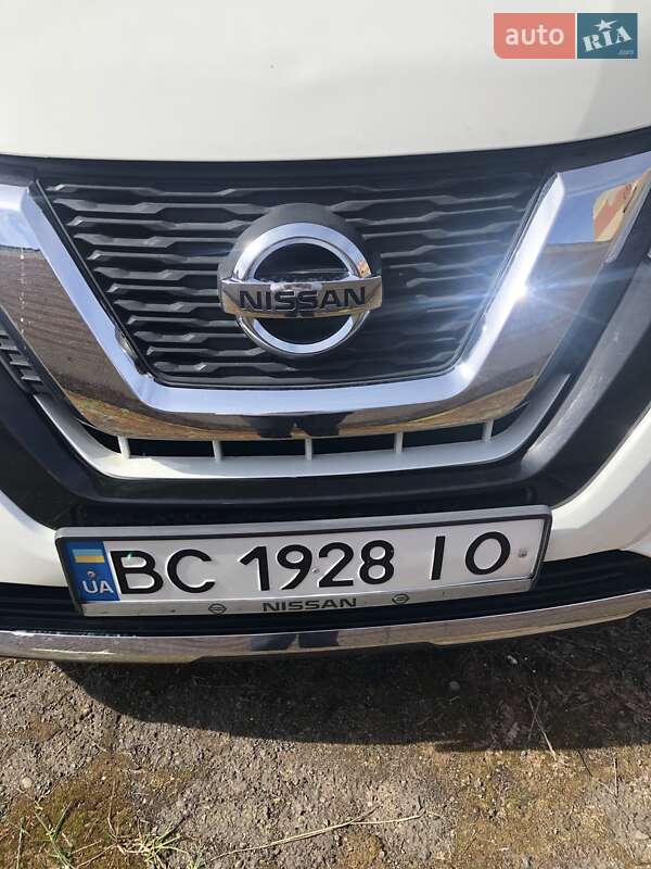 Позашляховик / Кросовер Nissan Rogue 2017 в Сокалі