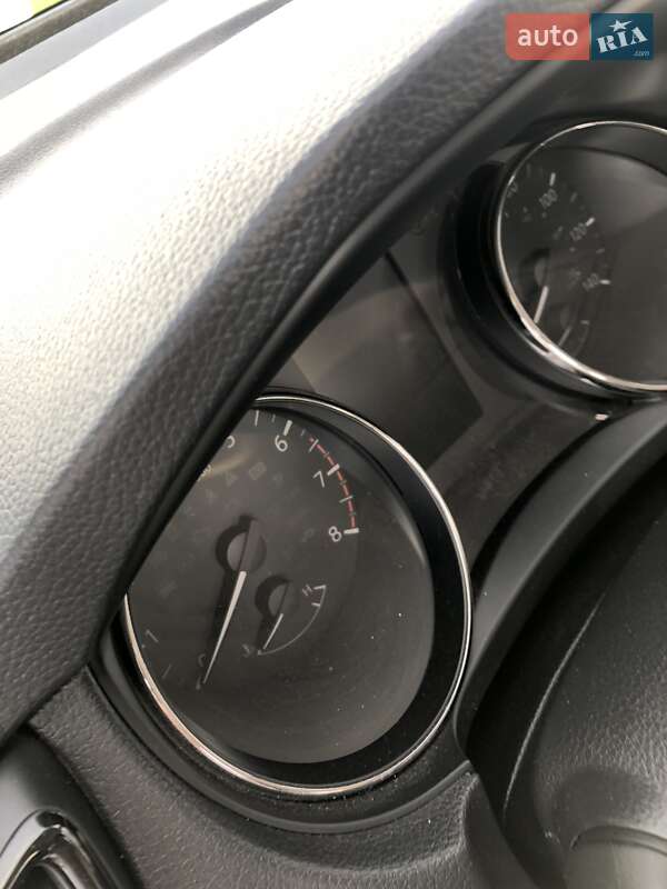 Позашляховик / Кросовер Nissan Rogue 2017 в Сокалі