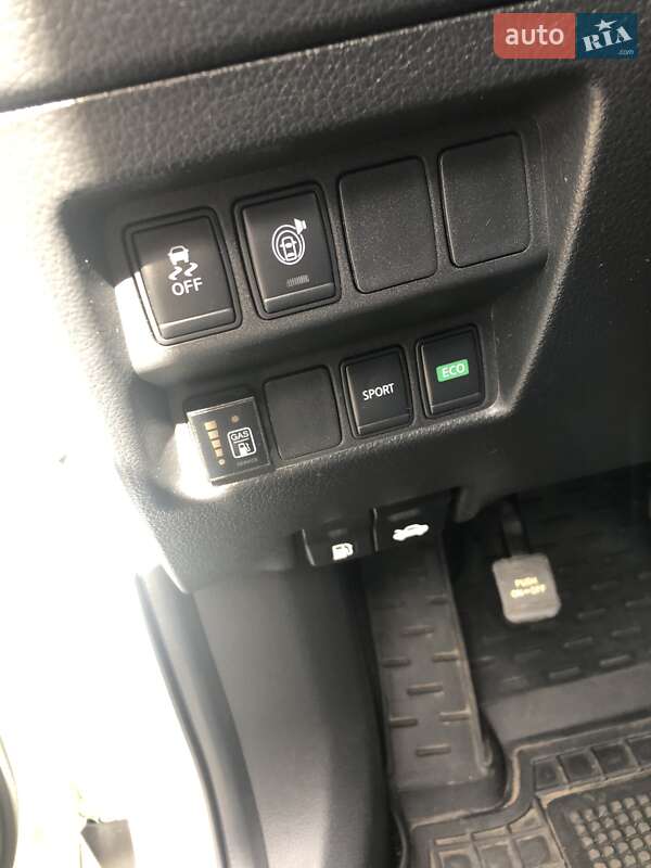 Позашляховик / Кросовер Nissan Rogue 2017 в Сокалі