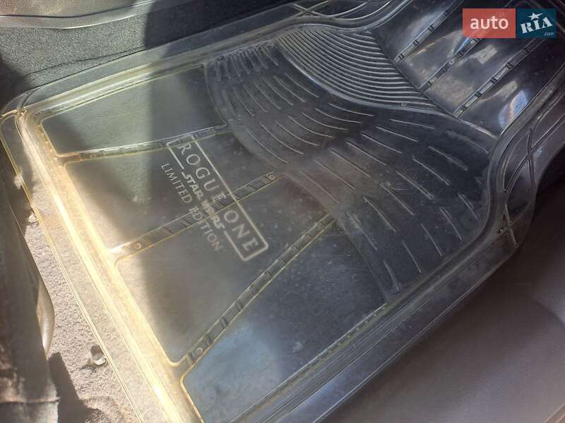 Позашляховик / Кросовер Nissan Rogue 2016 в Києві