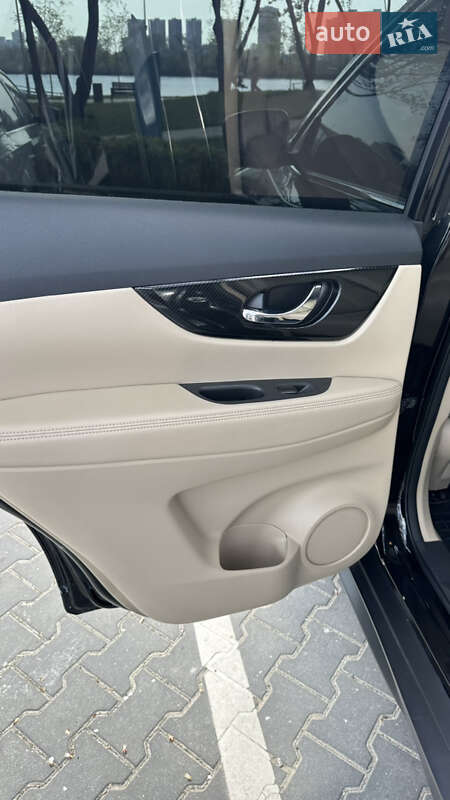 Позашляховик / Кросовер Nissan Rogue 2017 в Києві