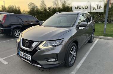 Внедорожник / Кроссовер Nissan Rogue 2017 в Киеве