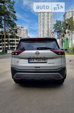 Внедорожник / Кроссовер Nissan Rogue 2023 в Киеве