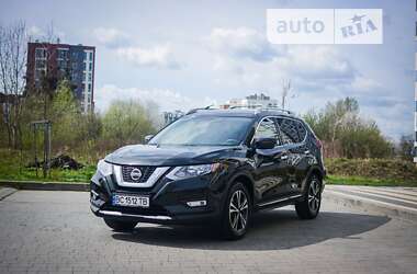 Внедорожник / Кроссовер Nissan Rogue 2017 в Львове