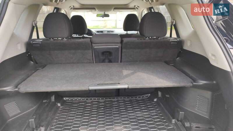 Внедорожник / Кроссовер Nissan Rogue 2018 в Запорожье