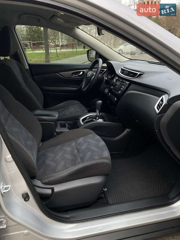 Позашляховик / Кросовер Nissan Rogue 2016 в Миколаєві