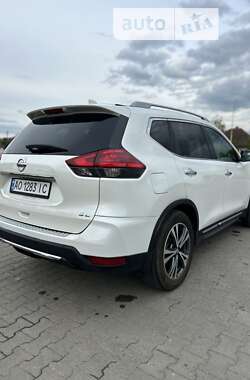 Позашляховик / Кросовер Nissan Rogue 2017 в Іршаві