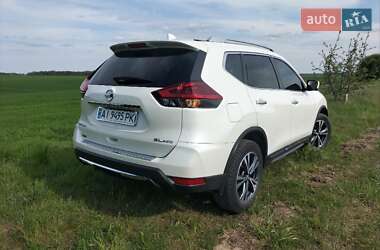 Внедорожник / Кроссовер Nissan Rogue 2018 в 