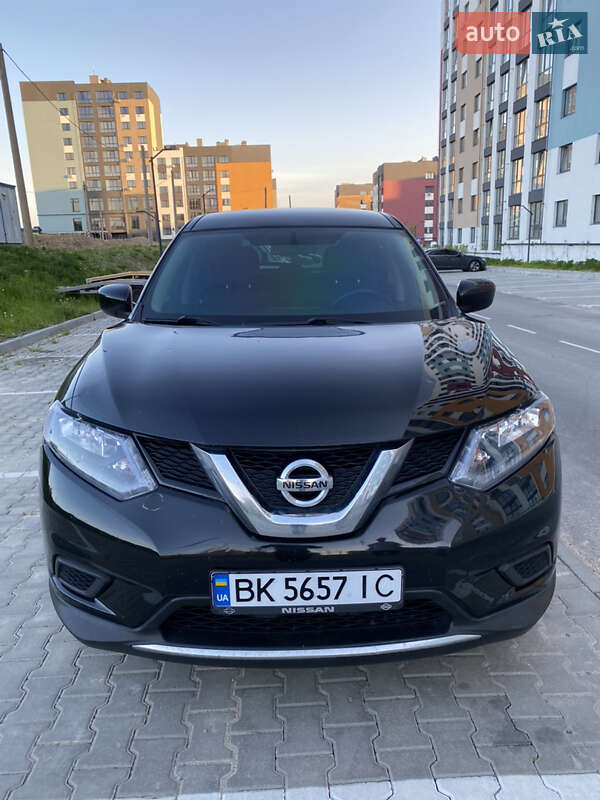 Внедорожник / Кроссовер Nissan Rogue 2016 в Ровно