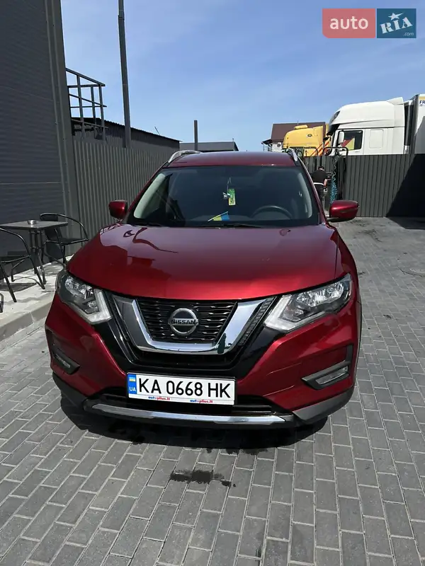 Внедорожник / Кроссовер Nissan Rogue 2018 в 