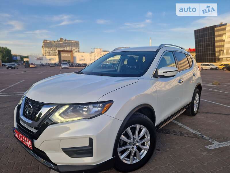 Внедорожник / Кроссовер Nissan Rogue 2017 в Житомире