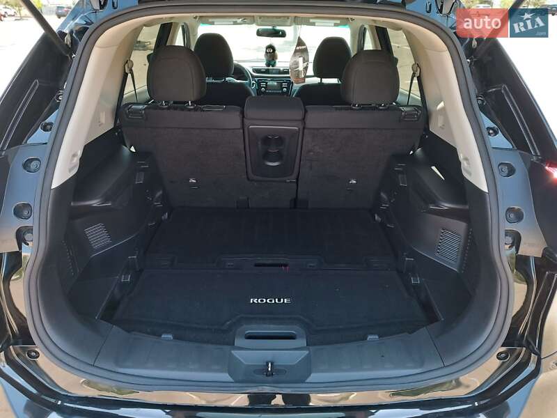 Позашляховик / Кросовер Nissan Rogue 2017 в Врадіївці