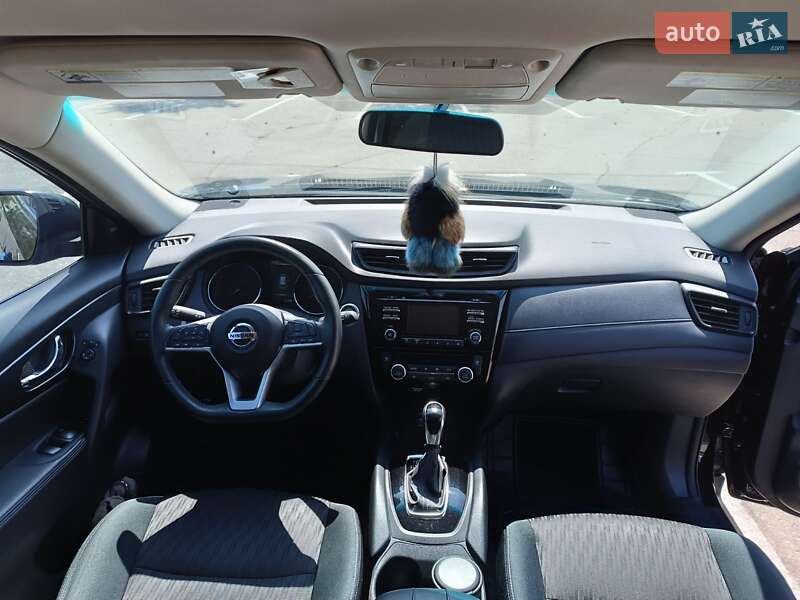 Позашляховик / Кросовер Nissan Rogue 2017 в Врадіївці