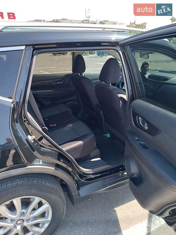 Позашляховик / Кросовер Nissan Rogue 2017 в Врадіївці