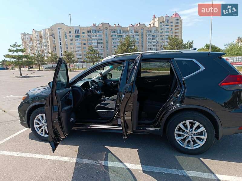 Позашляховик / Кросовер Nissan Rogue 2017 в Врадіївці