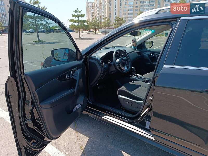 Позашляховик / Кросовер Nissan Rogue 2017 в Врадіївці