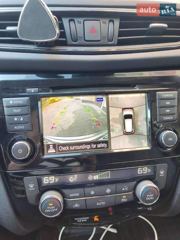 Внедорожник / Кроссовер Nissan Rogue 2017 в Львове